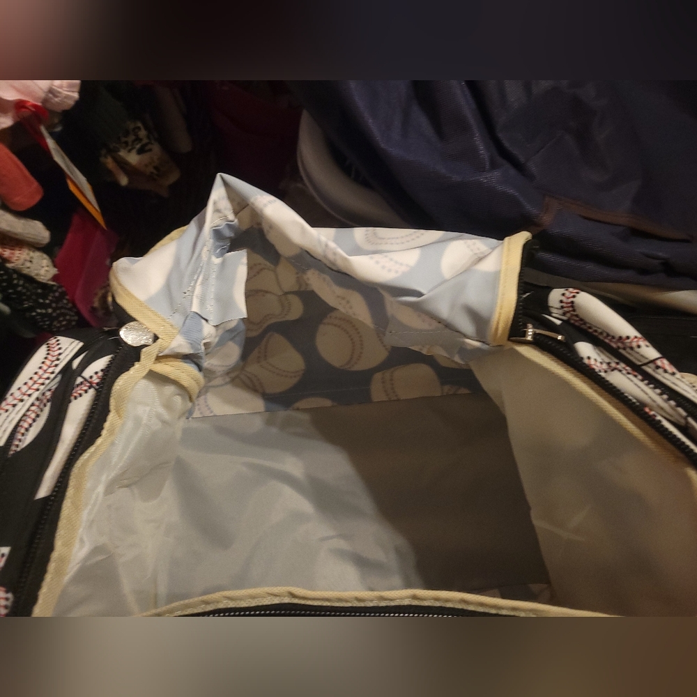 Dufflebag - Picture 2 of 2